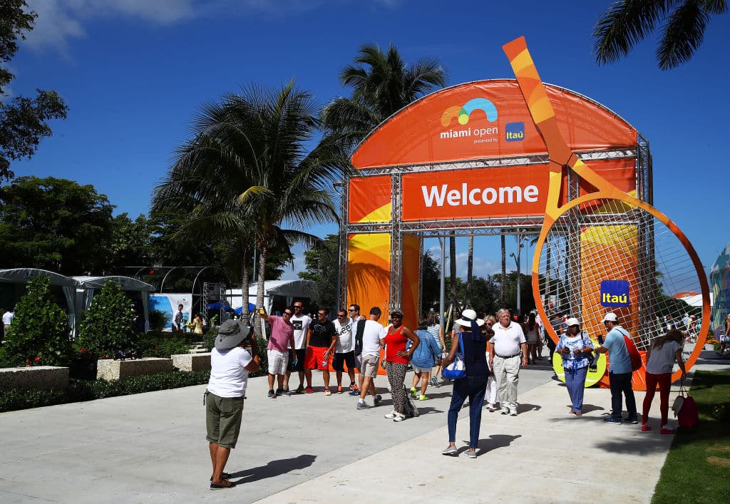Un ambiente de tenis se vive en los campos del condado de Miami Gardens durante el Miami Open, segundo torneo del Masters 1000 de la ATP.