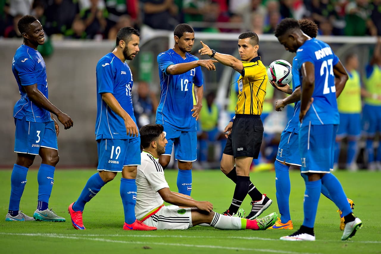 7 Alfredo Mejía se paró con personalidad justo en el medio campo y supo, principalmente, aguantar los embates del conjunto mexicano.