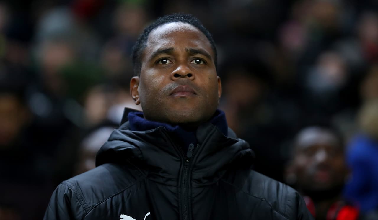 Patrick Kluivert agita las aguas en Barcelona
