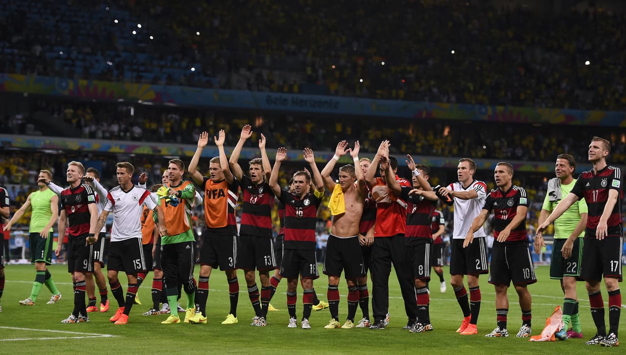 Por su parte, Alemania venía de un proceso mental de crecimiento, en el que asumieron una final perdida y eliminación en dos semifinales como el aprendizaje de un proceso por cerrar en Brasil 2014.