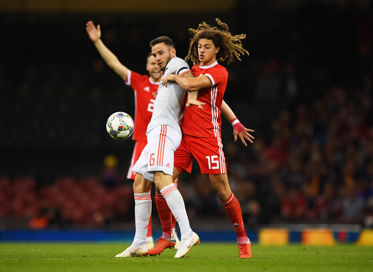 Sin embargo, desde los primeros minutos se podía ver lo que sería el juego. España donimaba y los locales aguantaban como podían.