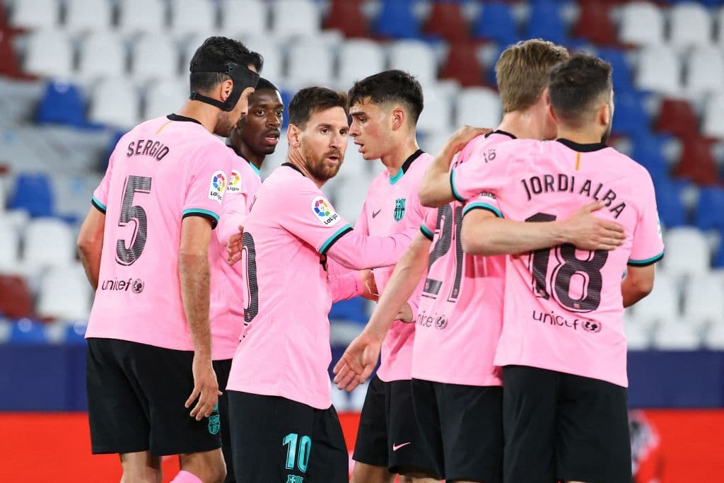 Con el empate 3-3 del Barcelona frente al Levante, parece que los catalanes no quieren ganar La LIga y le dan oportunidad al Real Madrid y al Atlético de Madrid de separarse a en la tabla.