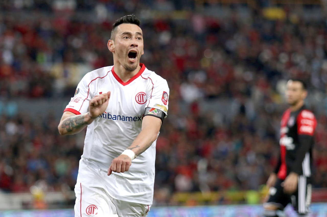 Lo hizo en la caída de los tapatíos por 3-1 a manos del Toluca. Las cosas parecían no cambiar.