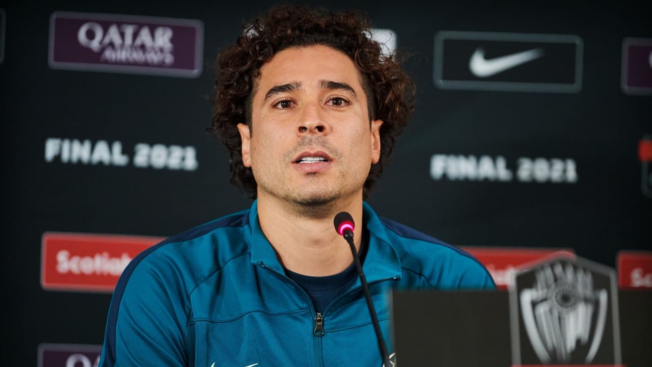 Memo Ochoa en conferencia de prensa en Concacaf.