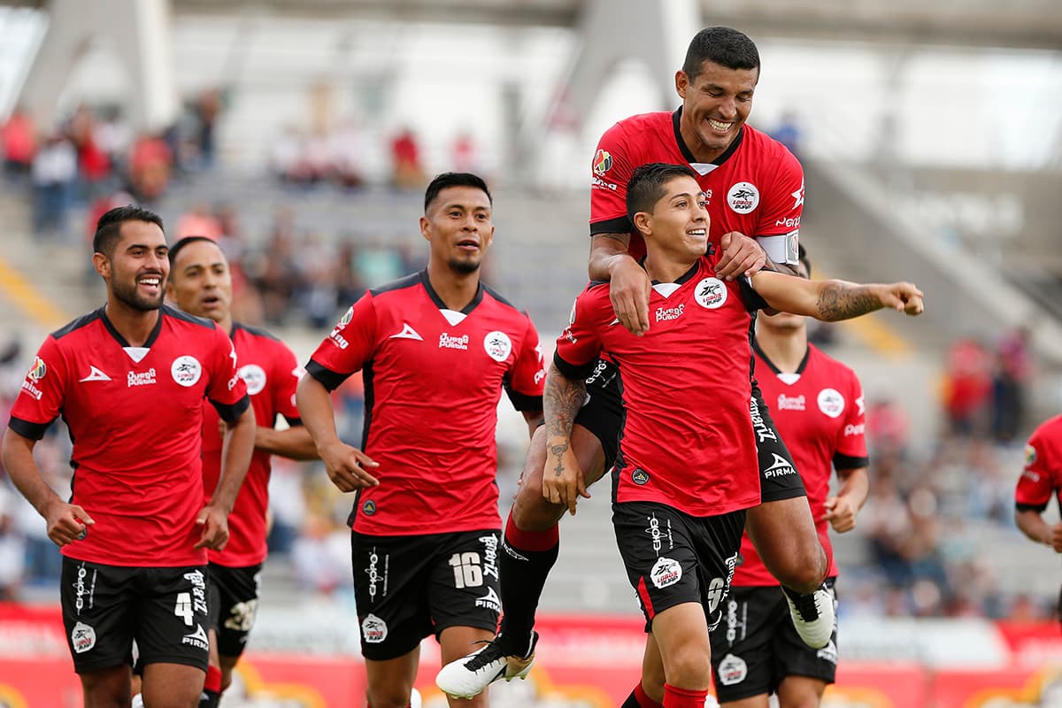 Lobos BUAP superó por 2-0 a Tiburones Rojos de Veracruz este domingo en la jornada 2 del Apertura 2018 de la Liga MX, en juego disputado en el Estadio Universitario BUAP en Puebla.