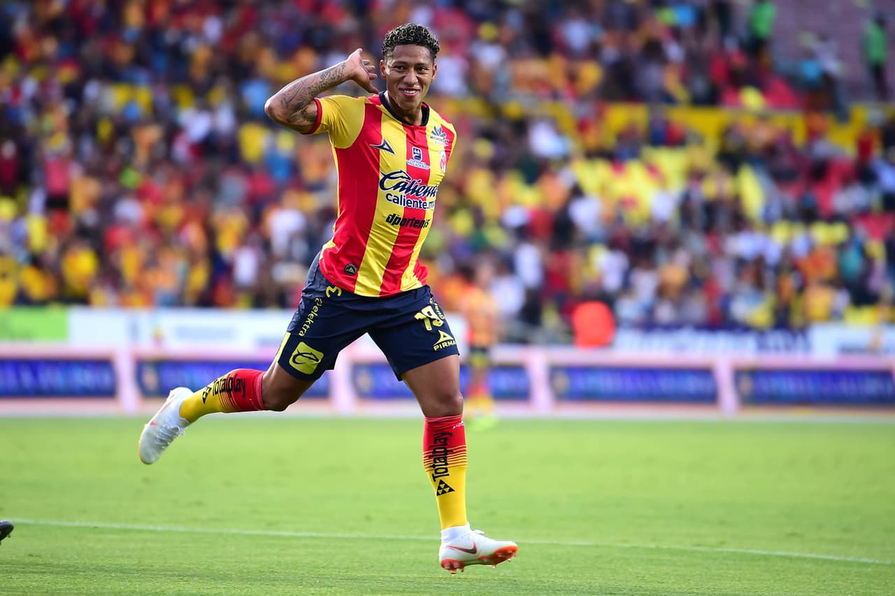 Al minuto 6 del segundo tiempo, Ray Sandoval abrió el marcador para los locales con un tanto de cabeza.