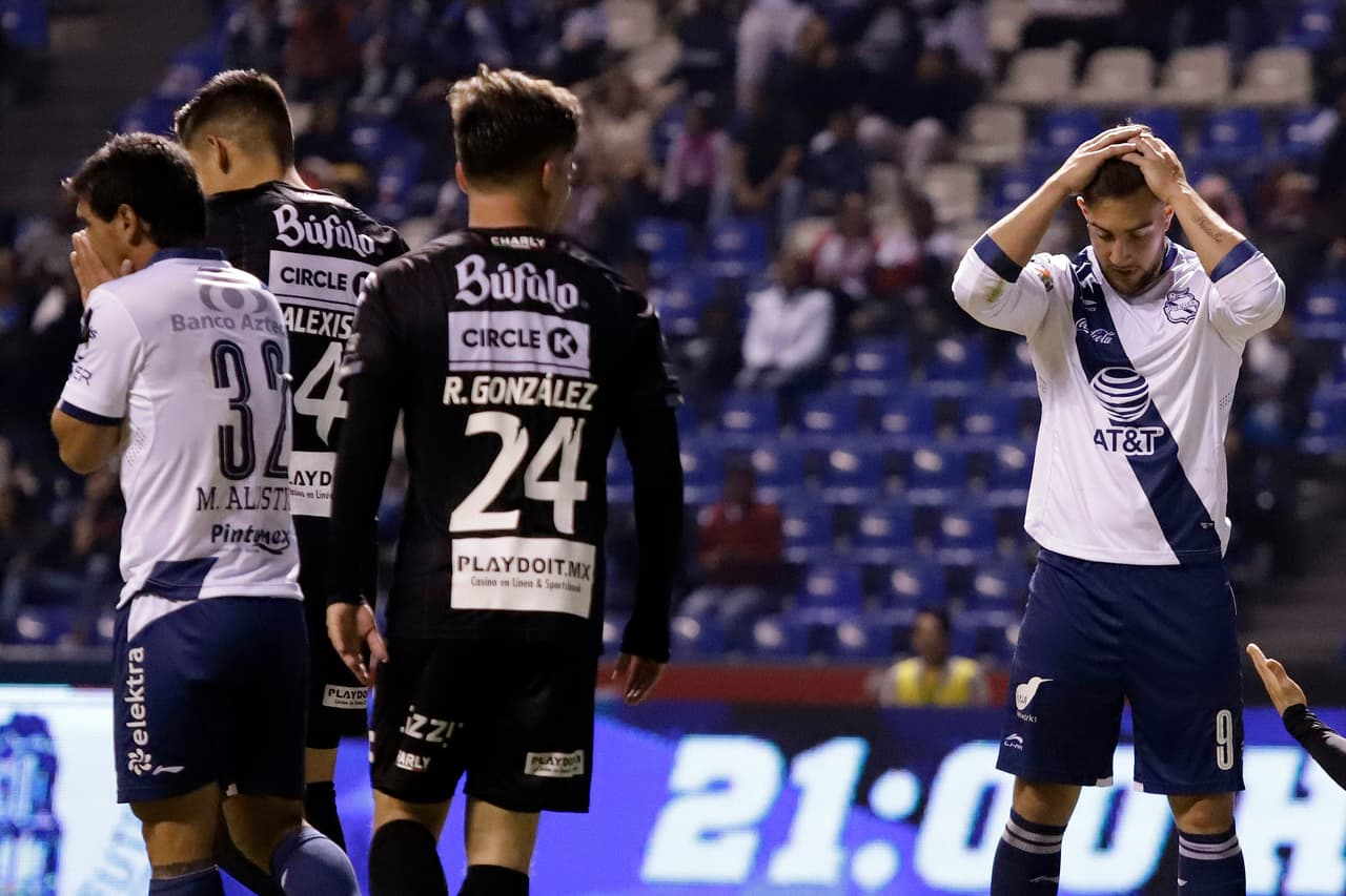 Lucas Cavallini terminó viendo la tarjeta roja al minuto 90'+5.