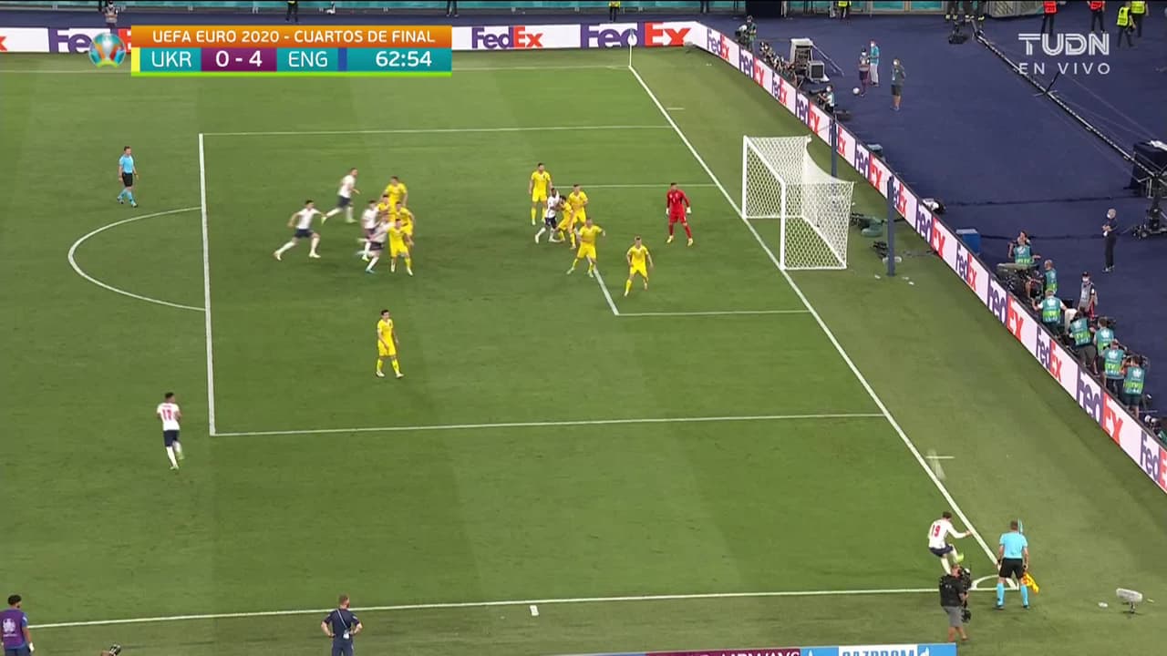 ¡GOL!  anota para Inglaterra. Jordan Henderson