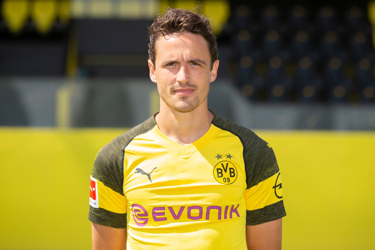 4. 3. Thomas Delaney Axel Witsel - 22,7 millones de dólares del Werder Bremen Tianjin Quianjiang al Borussia Dortmund.