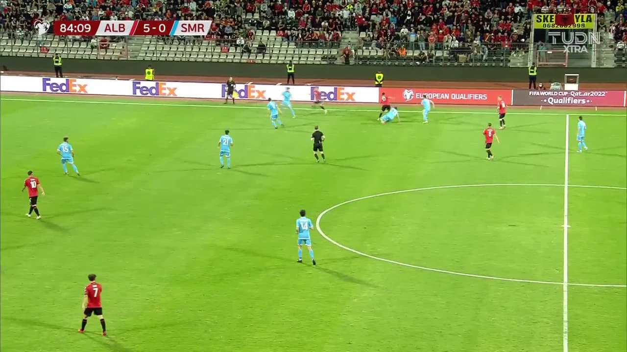 ¡TIRO ATAJADO! disparo por Rey Manaj.