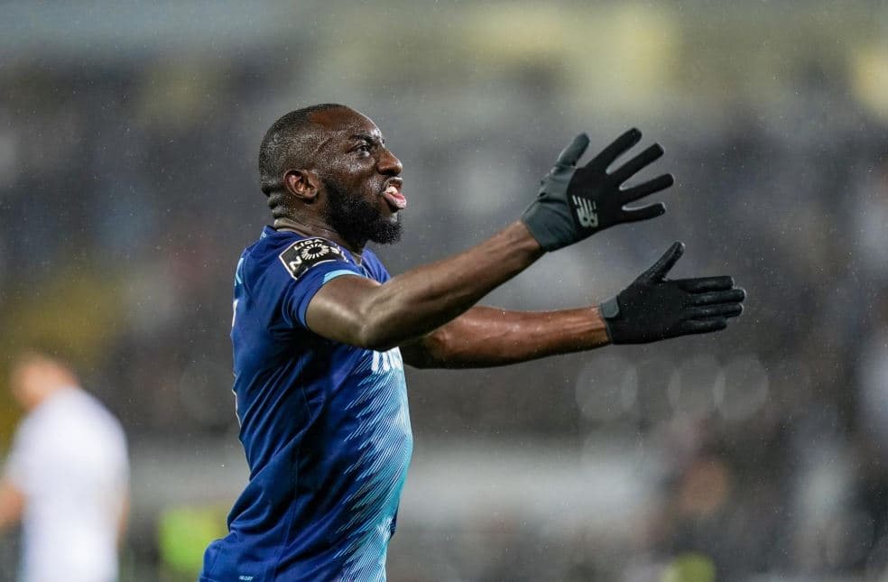 Moussa Marega fue insultado por aficionados del Vitória.