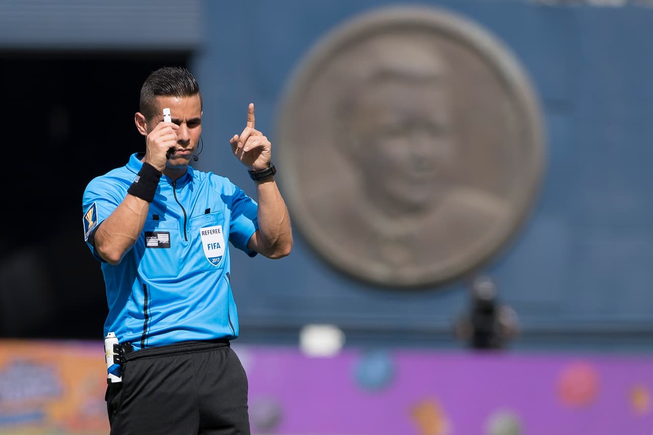 Armando Villarreal, árbitro del encuentro, mostró tres tarjetas amarillas durante el mismo.