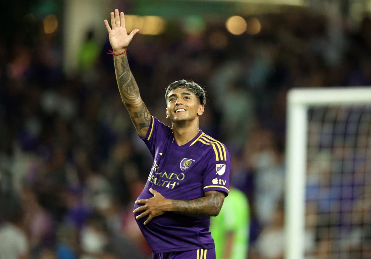 La celebración de gol más especial: Facundo Torres anunció al mundo su futura paternidad, luego de saber que su esposa espera un bebé. Orlando City SC derrotó por 1-0 a New York Red Bulls con un tanto de penal, anotado por el volante uruguayo.
<br>