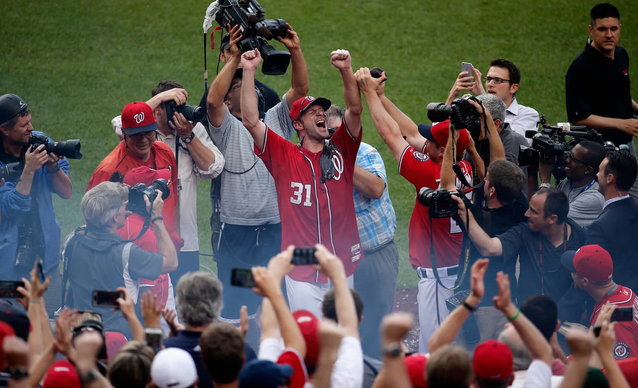  Max Scherzer lanzó  juego sin hit y casi perfecto