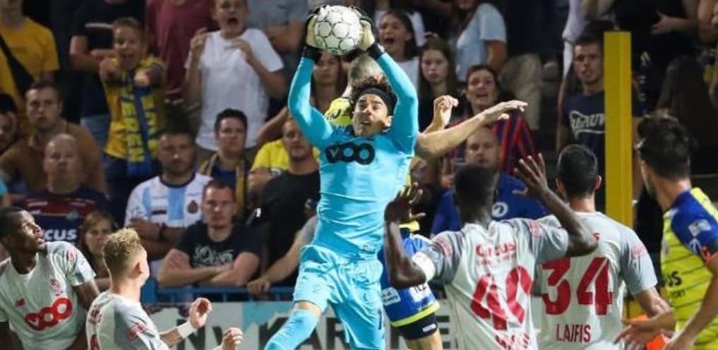 Memo Ochoa y Standard de Lieja son líderes de Bélgica tras empatar ante el Waasland