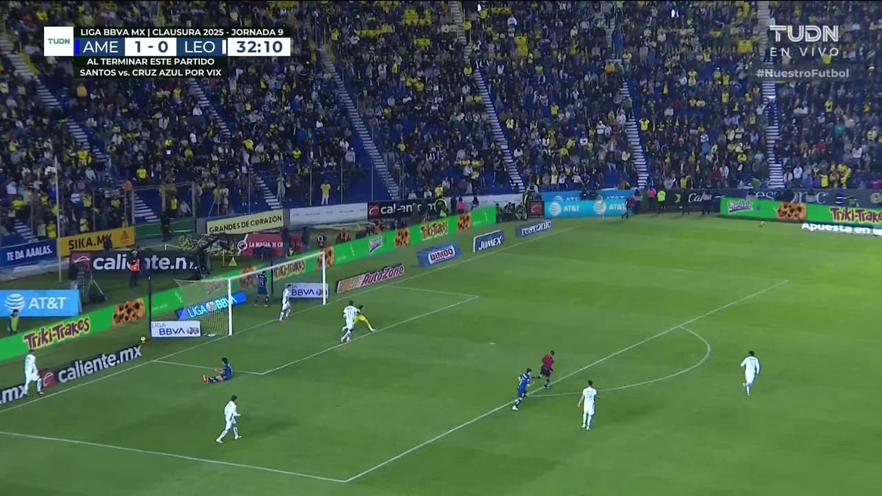 ¡GOOOL! James Rodríguez anota para León.