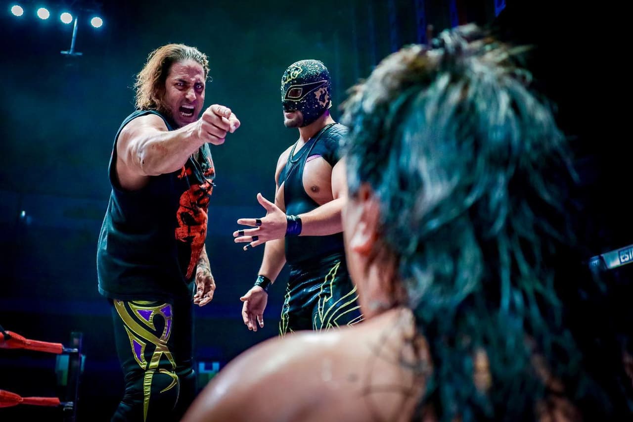 Ciber vence a Último Guerrero y se calienta jaula de cabelleras