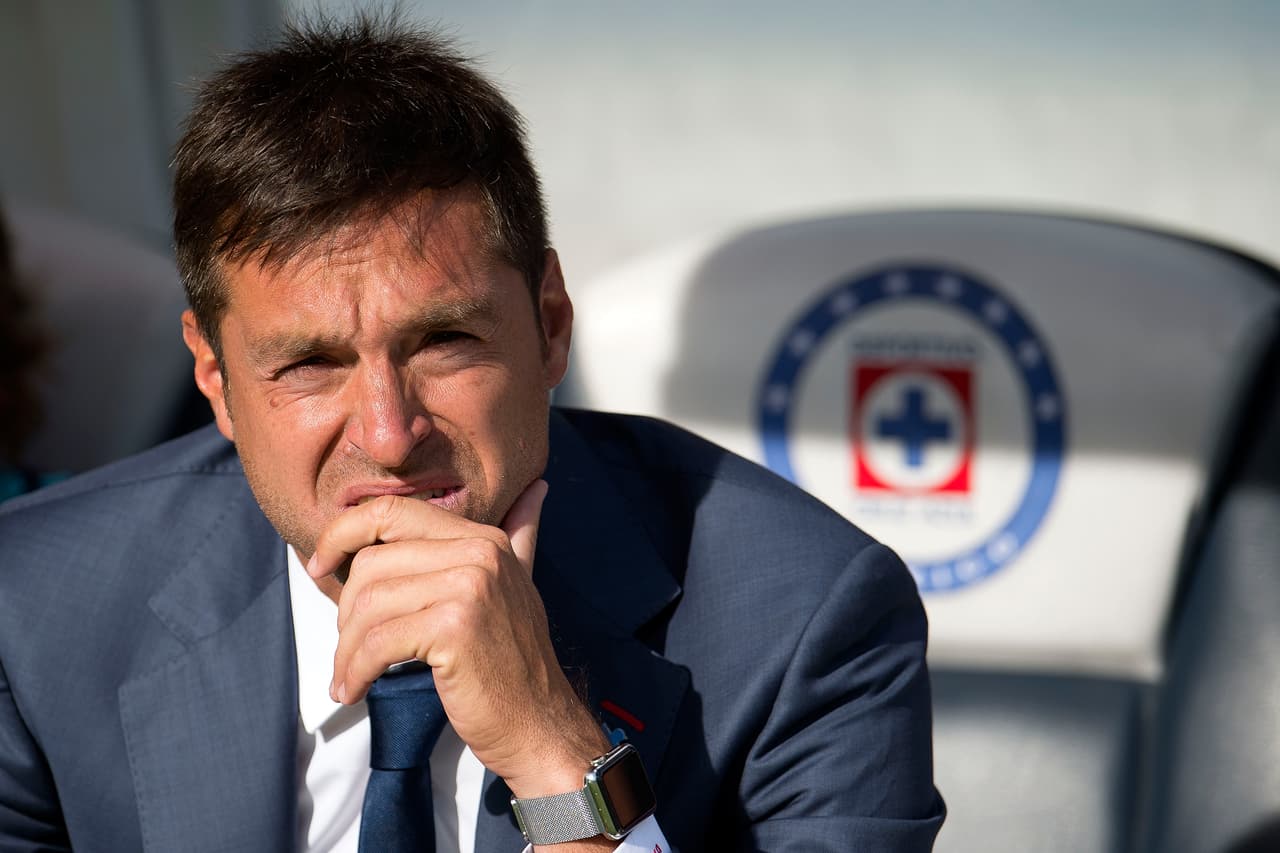 La calidad de Guzmán llegó a los oídos de Diego Alonso, quien estaba concentrado en hacer un recambio generacional en su club.