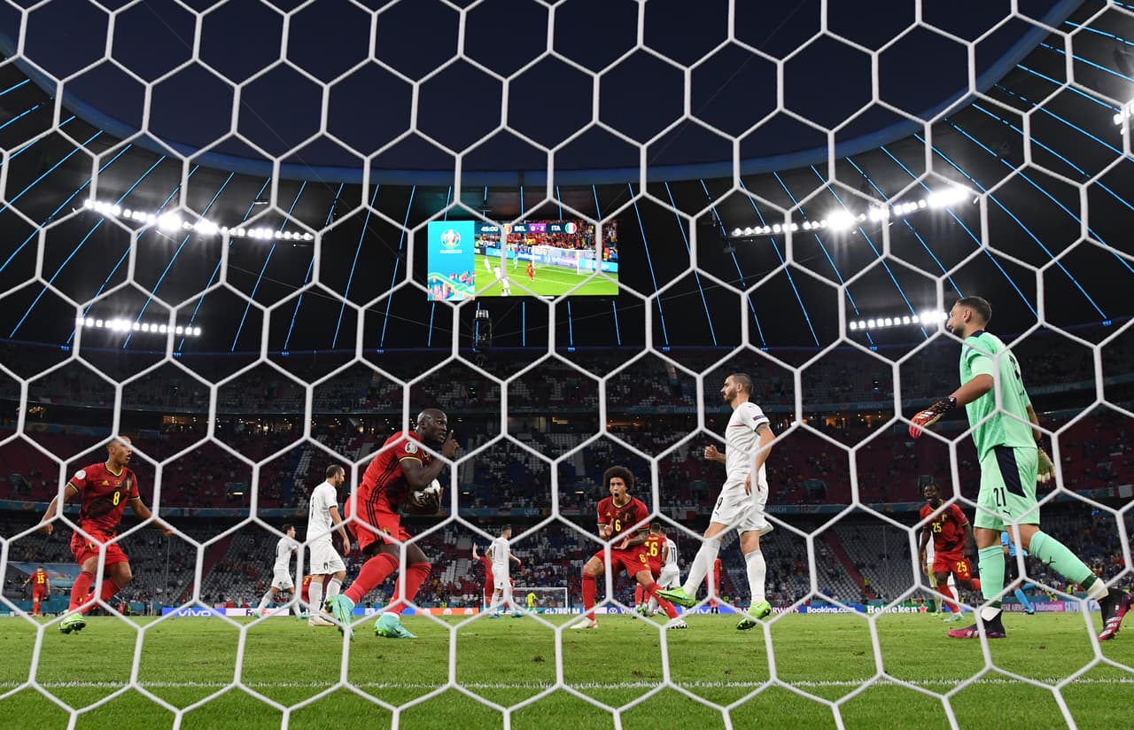 Con una extraordinaria primera parte, Italia consiguió tomar ventaja de dos goles y aunque Lukaku puso a Bélgica en el partido, los de Mancini supieron aguantar el marcador y meterse entre los cuatro mejores del torneo de naciones de la UEFA.