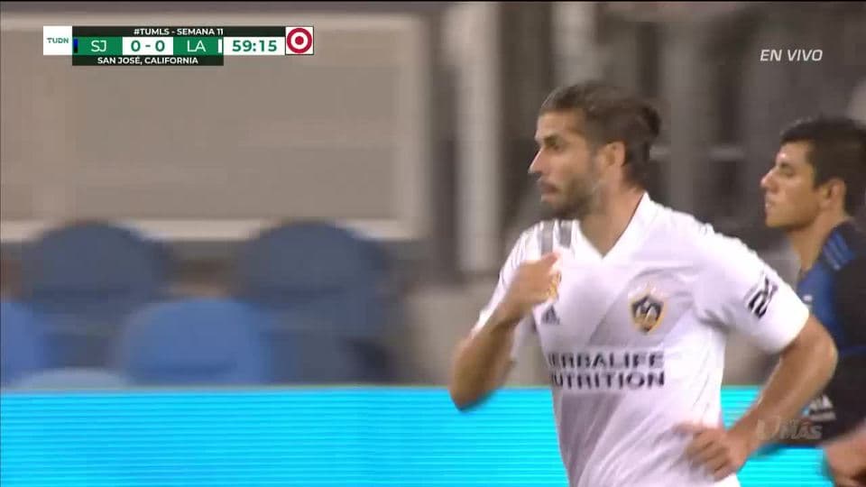 Tiro desviado de Emiliano Insúa