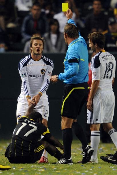 Entró al minuto 70 y su ímpetu por jugar lo hicieron llevarse una tarjeta.