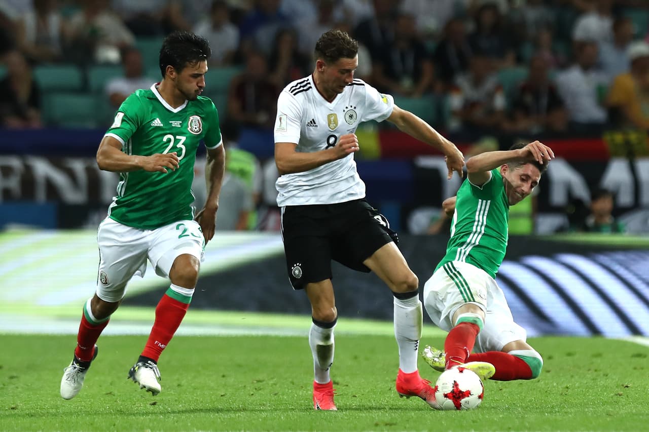 En la reciente Copa Confederaciones el mediocampista del Schalke 04, León Goretzka, también desnudó la escasez de mediocampo que padece México.