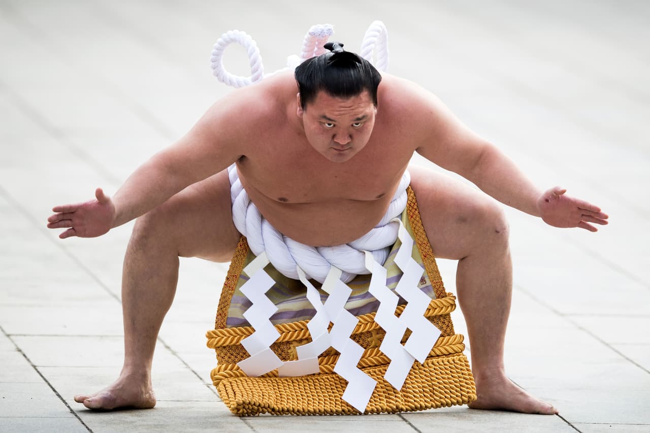 El sumo es una de las competencias más tradicionales de Japón, que no solo tiene un valor deportivo y cultural, sino que tiene valor incluso religioso. Con un ritual, le dieron la bienvenida al Año Nuevo.