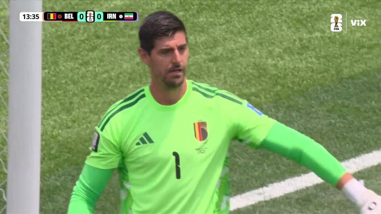 ¡Gigante Courtois! Atajadón para mantener el cero de Bélgica