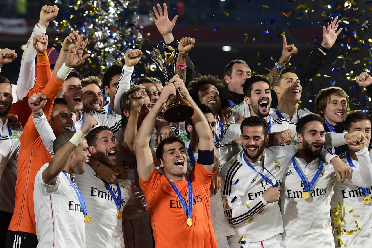 En ese mismo año de competencia los madridistas levantaron la Copa del Rey, la Supercopa de Europa y el Mundial de Clubes. En el torneo copero el portugués marcó tres dianas, dos en la Supercopa continental (mismos con los que Real Madrid superó al Sevilla) y no pudo anotar en el Mundial.