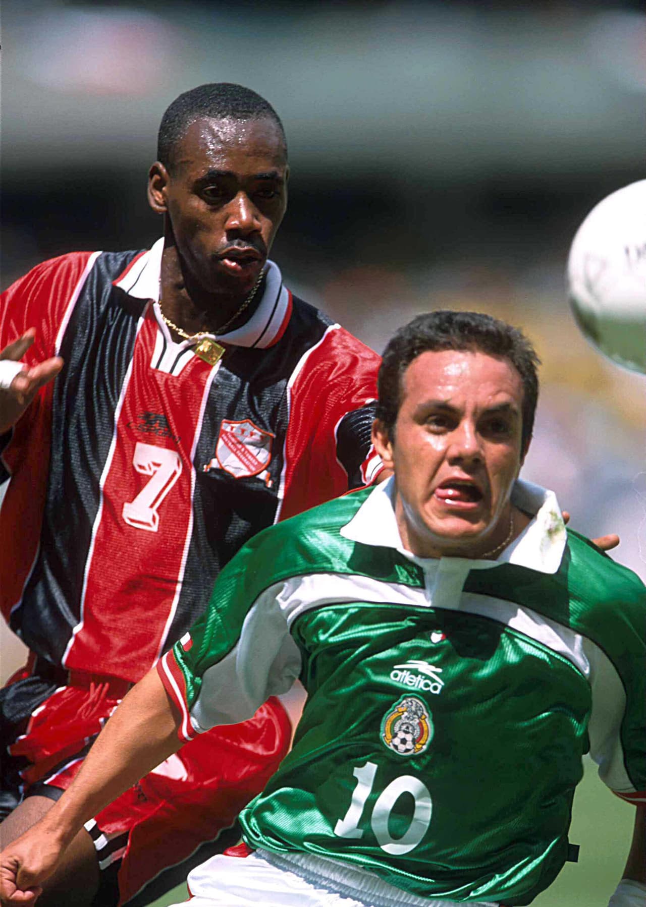 Se cumplen 20 años de cuando Elcock 'rompió' a Cuauhtémoc Blanco