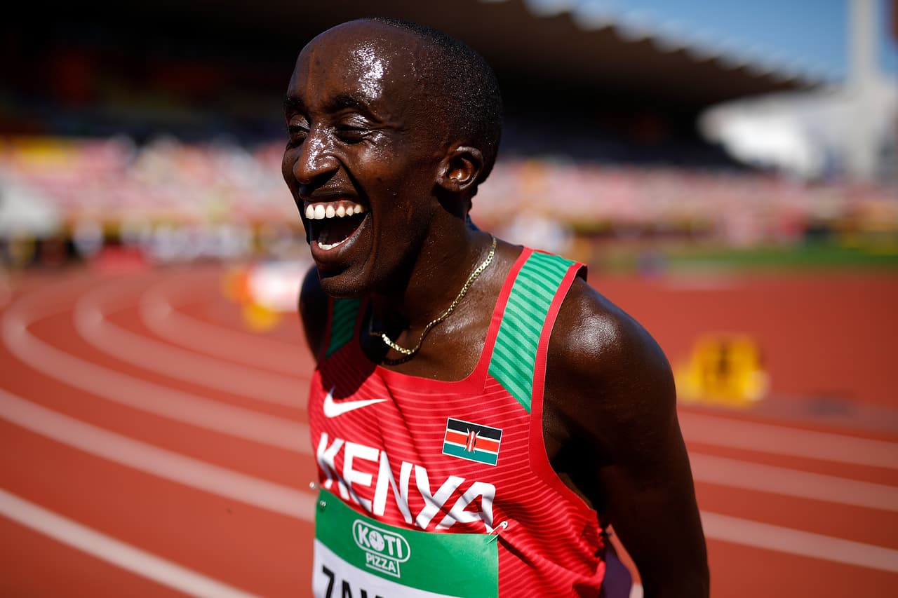 El keniano Edward Zakayo Pingua, ganador del Mundial Sub-20 de Atletismo en 2018 en 5000 metros y recientemente en la Liga de Diamante en Rabat, genera polémica porque su aspecto no refleja la edad de su registro: 17 años. El joven se ve mayor.