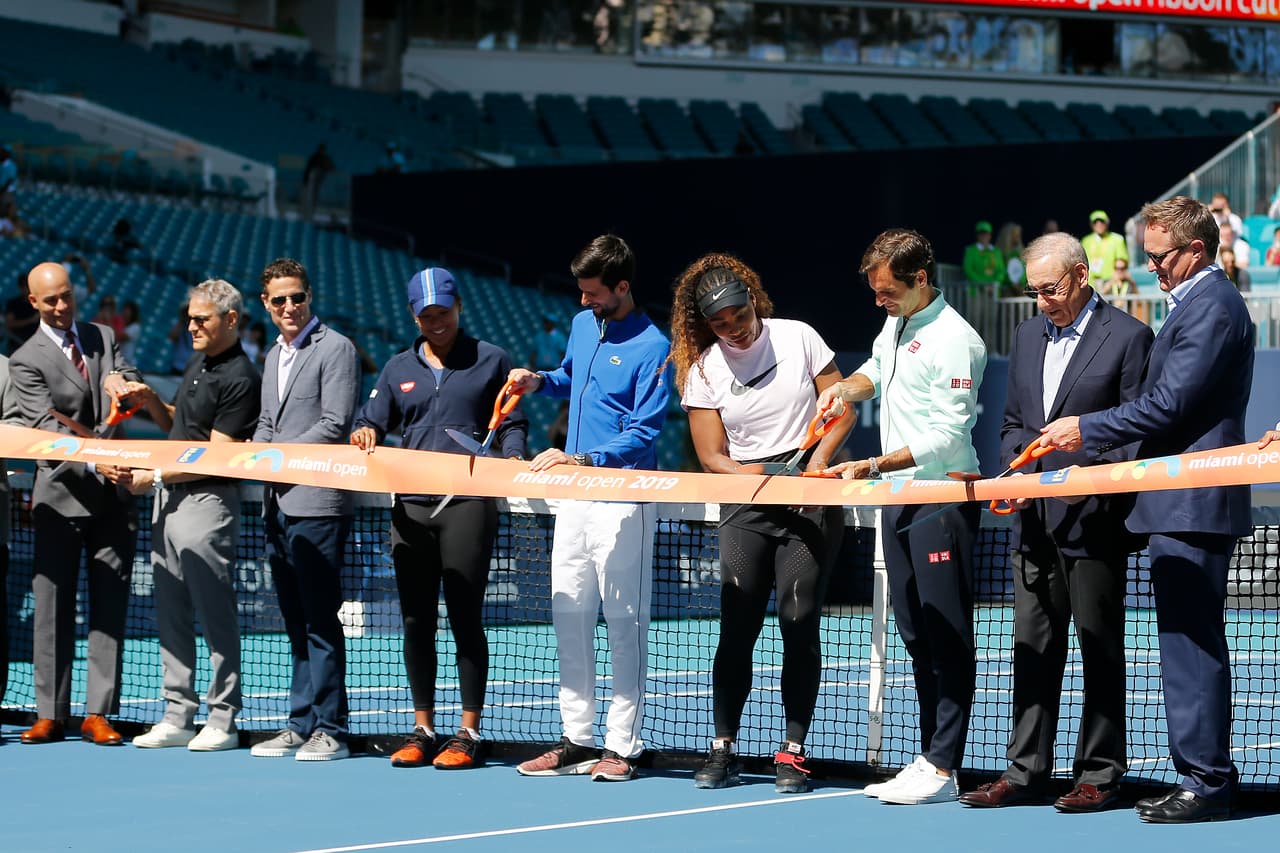Roger Federer, Novak Djokovic, Serena Williams y Naomi Osaka fueron protagonistas en el Hard Rock Stadium en la ceremonia de inauguración del Miami Open, segundo Masters 1000 de la temporada.