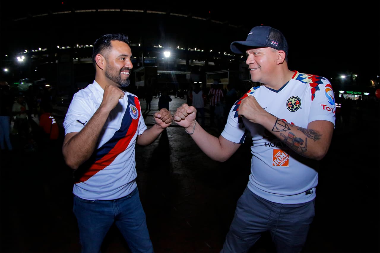 Así vivieron los aficionados los momentos previos al Súper Clásico por la Copa MX entre Águilas del América y Chivas del Guadalajara en el Estadio Azteca.