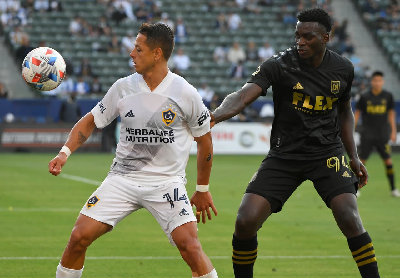 Chicharito sigue de baja y no jugará contra el LAFC