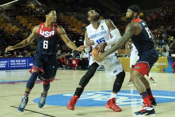 Con 16 puntos de Kenneth Faried, Estados Unidos puso en 4-0 su foja en el Grupo C. Fue la segunda victoria estadounidense en la que superaron la barrera de los 100 tantos, luego de ser "contenidos" en los 98 en los otros.