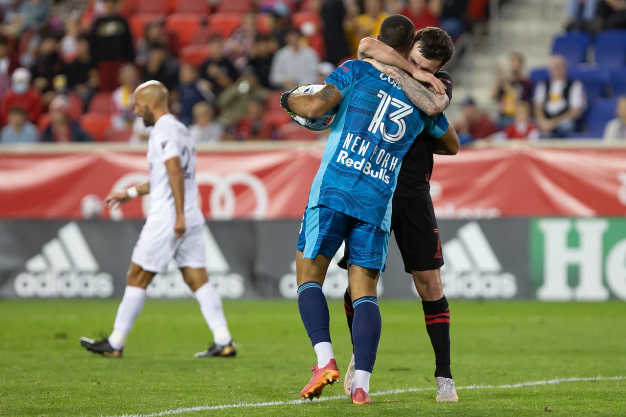 Son tres puntos que valen su peso en oro para el conjunto de Nueva Jersey, que semanas atrás parecía no contar con opciones de jugar en la postemporada.
<br>