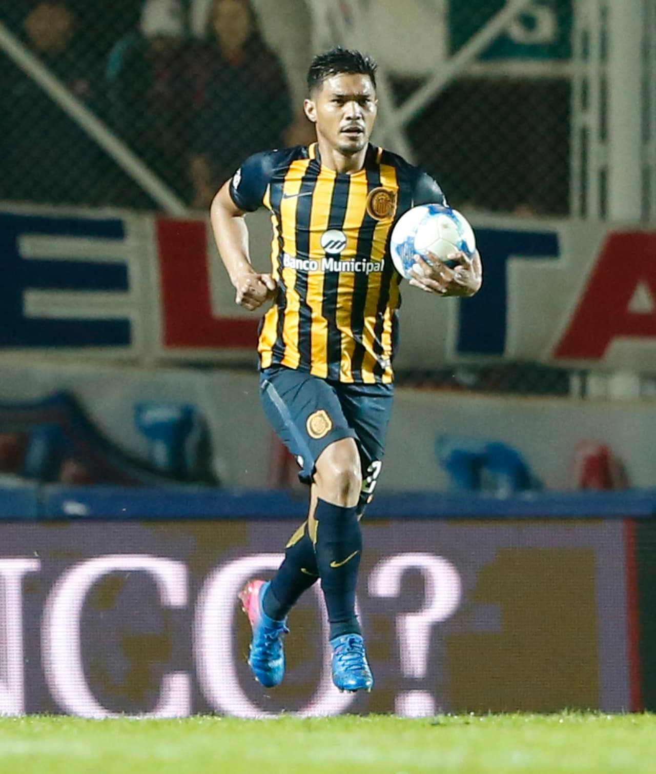 Otra de las caras nuevos que tendrían los Xolos sería el colombianos Teófilo Gutiérrez de Rosario Central, justamente por pedido de Coudet. Sería su regreso a la Liga MX tras jugar con Cruz Azul.
