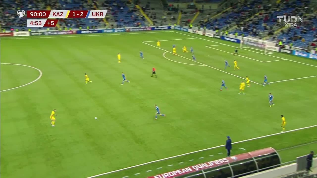 ¡GOL!  anota para Kazajistán. Ruslan Valiullin