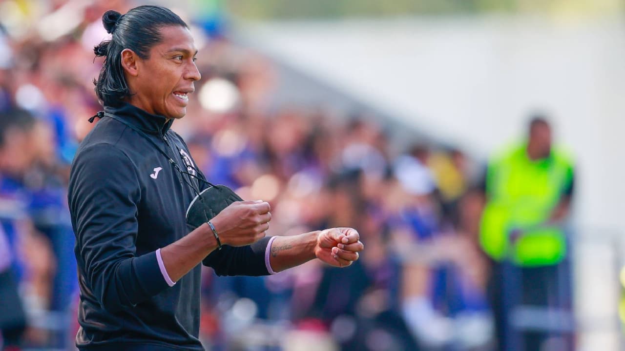 Joel Huiqui es nuevo DT de Cruz Azul tras despido de Nicolás Larcamón