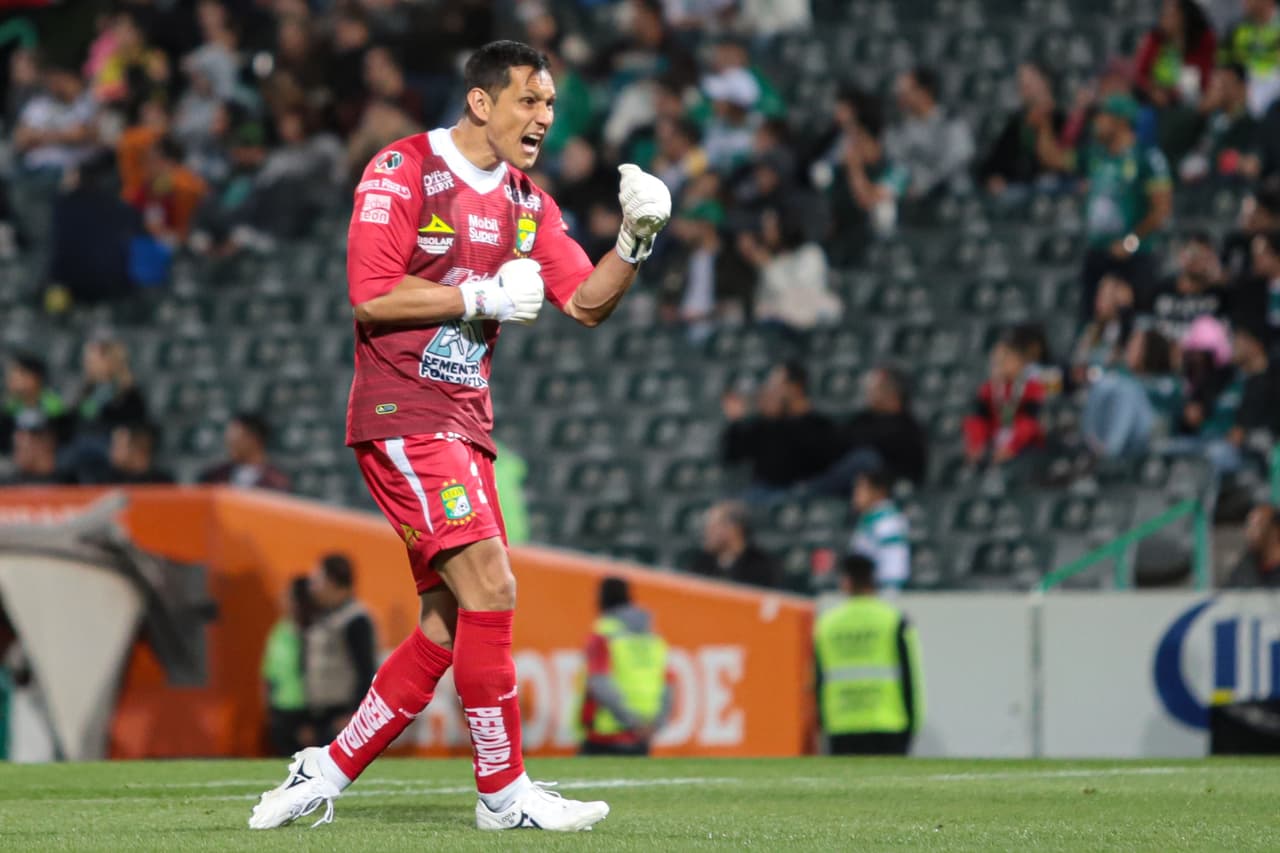 ¡Partidazo en la Comarca Lagunera! Santos vence al León 3-2 con autoridad y dos goles de penal.