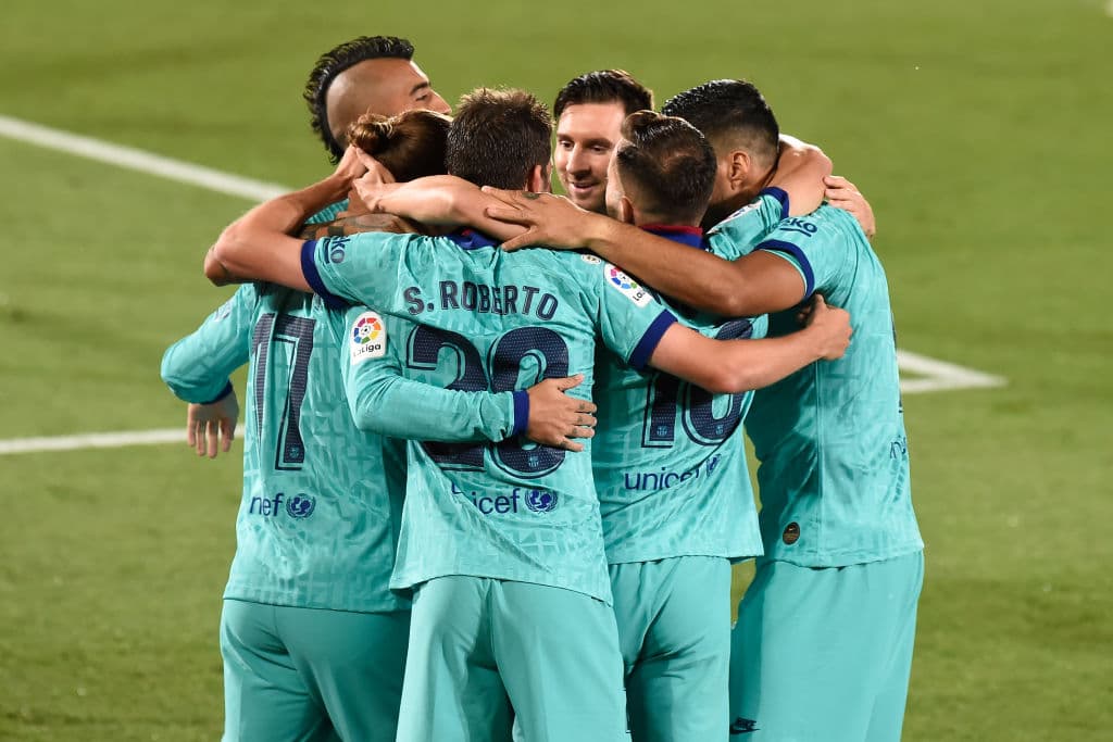 Con goles de Luis Suárez, Antoine Griezmann, Ansu fati y un autogol de Pau López, el Barcelona golea al Villarreal en su casa.