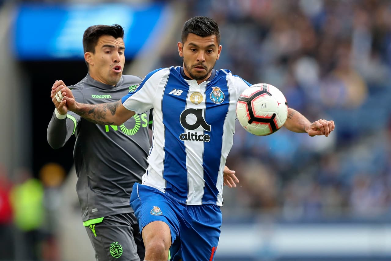 Porto ganó 2-1 contra Sporting de Lisboa, pero no le alcanzó para arrebatarle el primer lugar a Benfica, campeón en Portugal, en una jornada agridulce para los mexicanos, con gol de Héctor Herrera en su despedida y expulsión de Jesús Corona.
