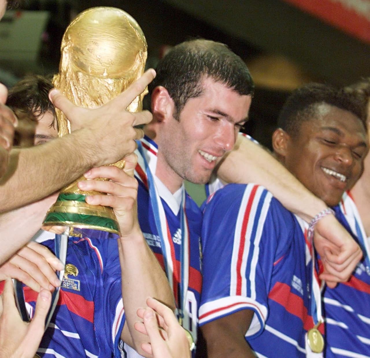 Hay que recordar que la última vez que un magno evento futbolístico se realizó en territorio galo, ‘Le Bleus’ se alzaron con el título en la Copa Mundial de 1998.