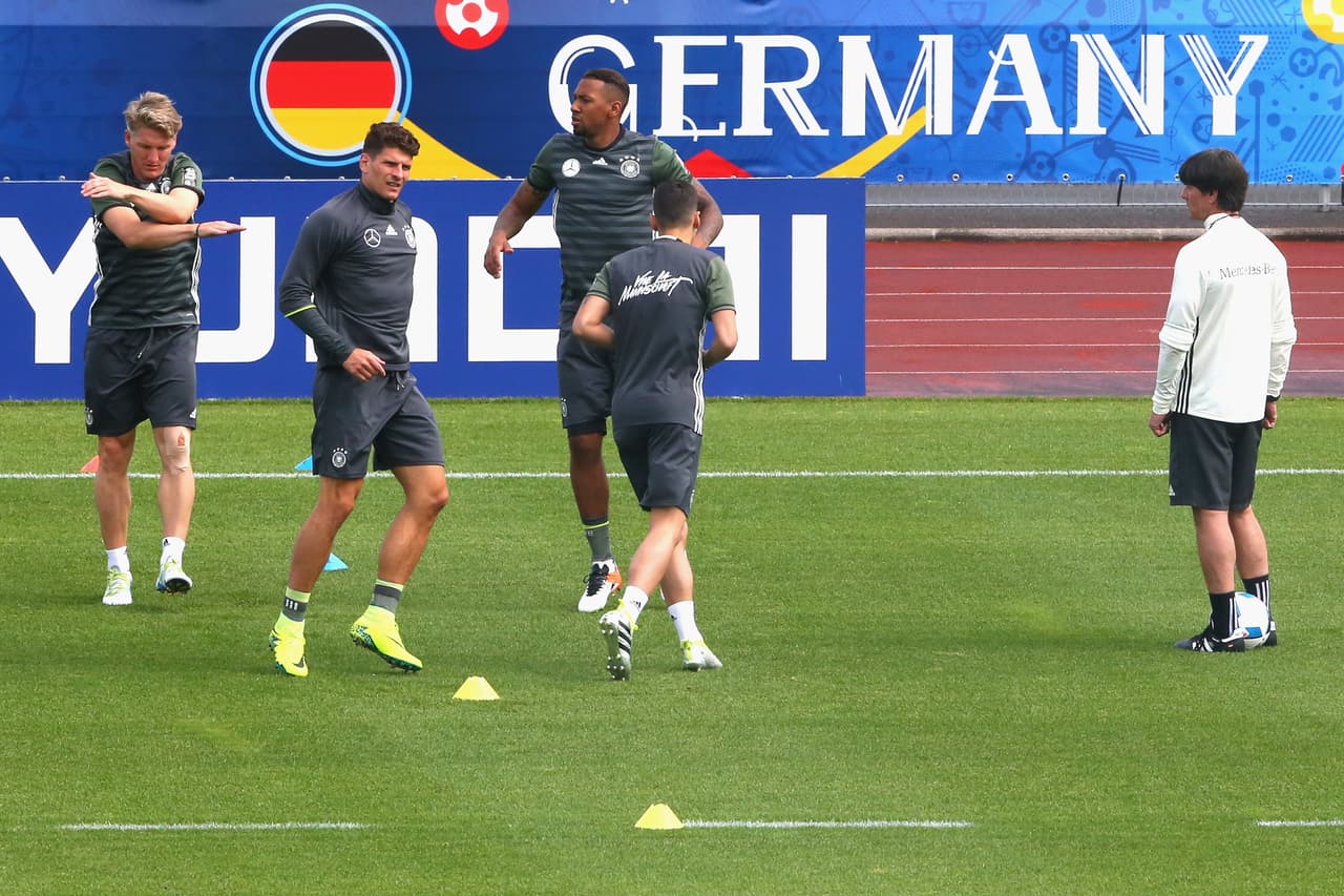 El cuadro, que al igual que en 2014 es dirigido por Joachim Löw no tiene tantos jugadores del equipo campeón de la Bundesliga para esta edición pero la continuidad en el trabajo es su gran fortaleza.