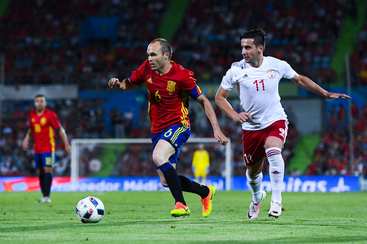 ‘La Roja’ perdió su último amistoso ante Georgia, lo que destapa varias dudas sobre esta generación de jugadores, que inclusive cambió bastante desde que quedaron eliminados en la primera ronda de Brasil 2014.