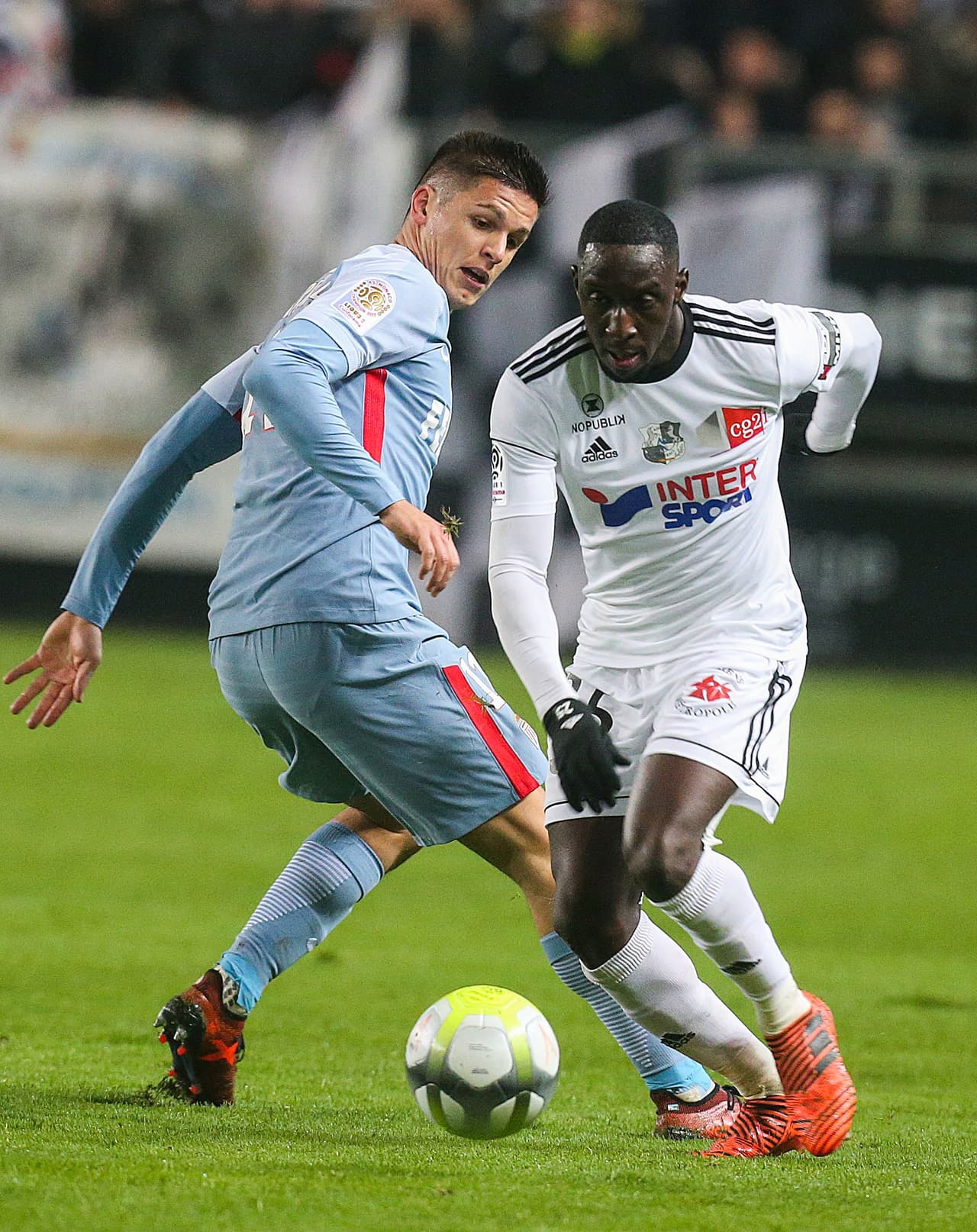 En el ataque del Mónaco, junto al 'Tigre', estuvo el argentino Guido Carrillo en un intento de Leonardo Jardim por tener mayor presencia en ataque, cosa que no sucedió.