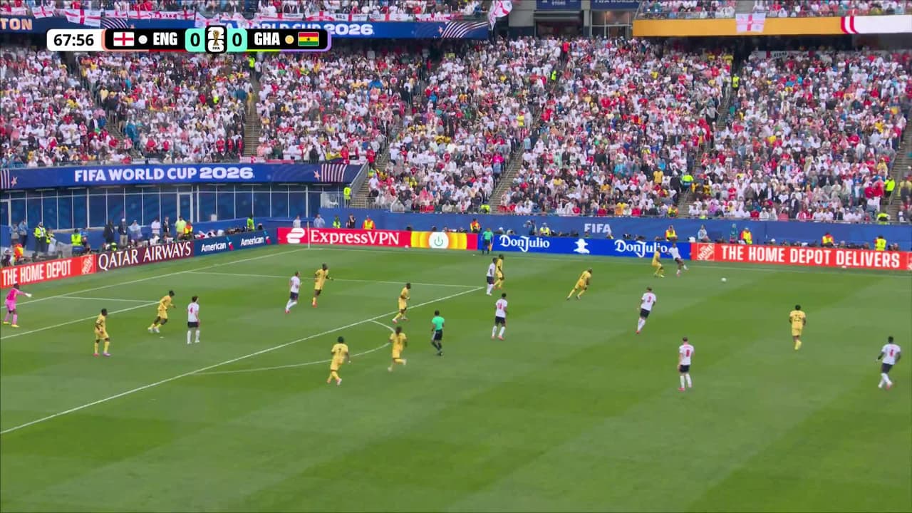 ¡TIRO ATAJADO! disparo por Harry Kane.
