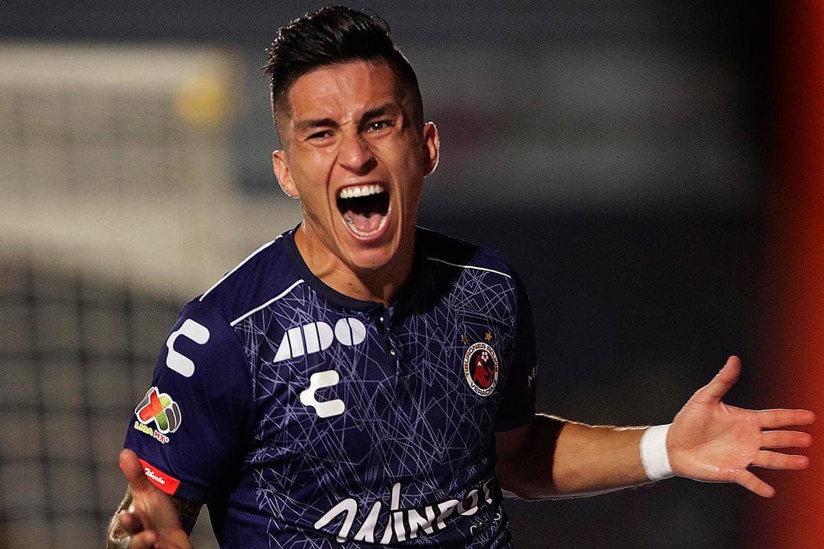 Bryan Carrasco abrió la cuenta para Veracruz al minuto 20 de juego, ilusionando a los fanáticos con la posibilidad de un triunfo para salir del fondo de la tabla.