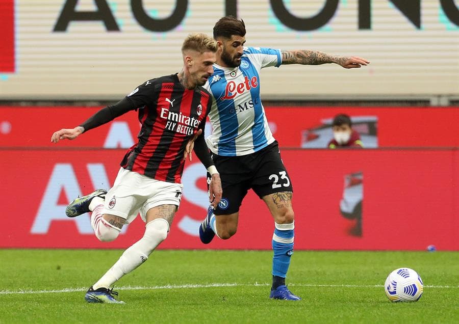 Matteo Politano dejó atrás al arquero Gianluigi Donnarumma y anotó el único tanto del encuentro entre el Napoli y AC Milán, llevándose la victoria y los tres puntos como visitante, dejando el marcador 1-0 en San Siro. El mexicano Hirving Lozano no fue convocado para este encuentro.