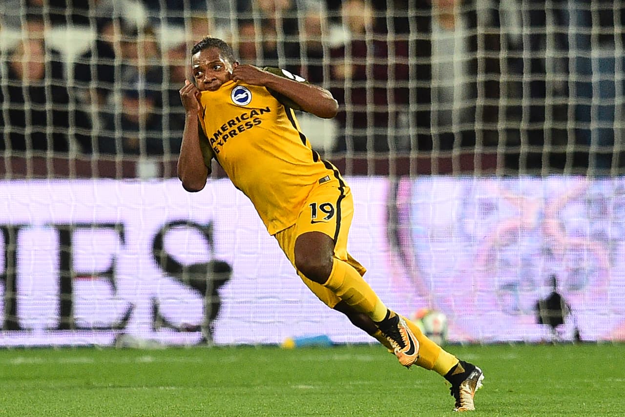 Hart alcanzó a tocarla, pero no pudo evitar la caída de su arco por segunda ocasión en este partido.